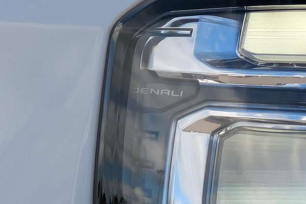 2025 GMC Yukon Denali T1