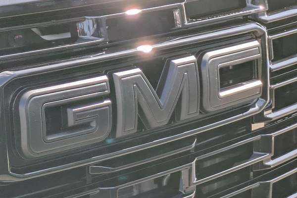 2025 GMC Yukon Denali T1
