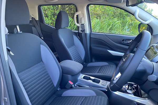 2025 Nissan Navara ST-X D23 4X4