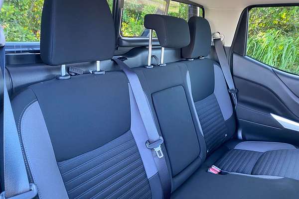 2025 Nissan Navara ST-X D23 4X4