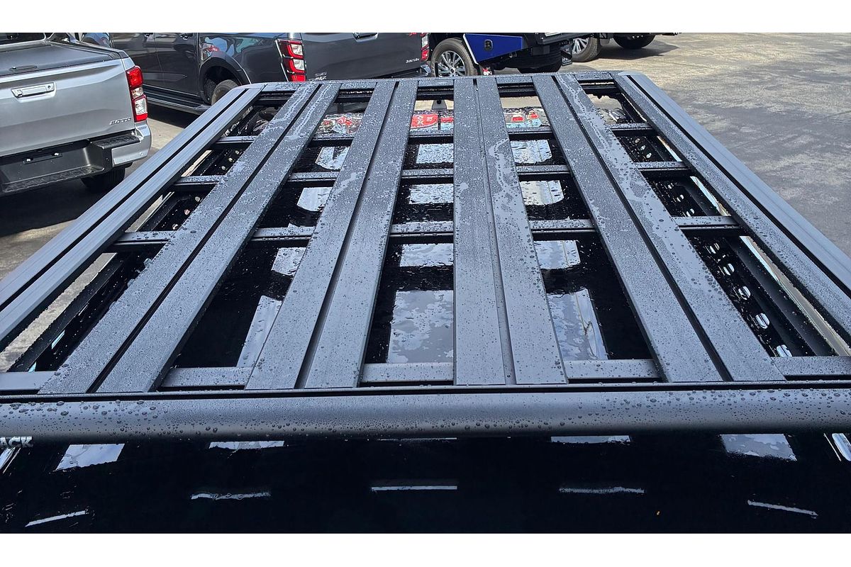 2025 Isuzu MU-X X-TERRAIN