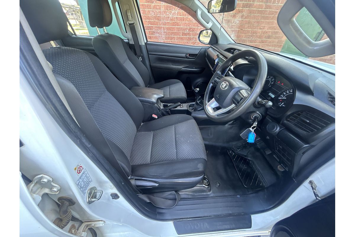 2015 Toyota Hilux Workmate TGN121R Rear Wheel Drive