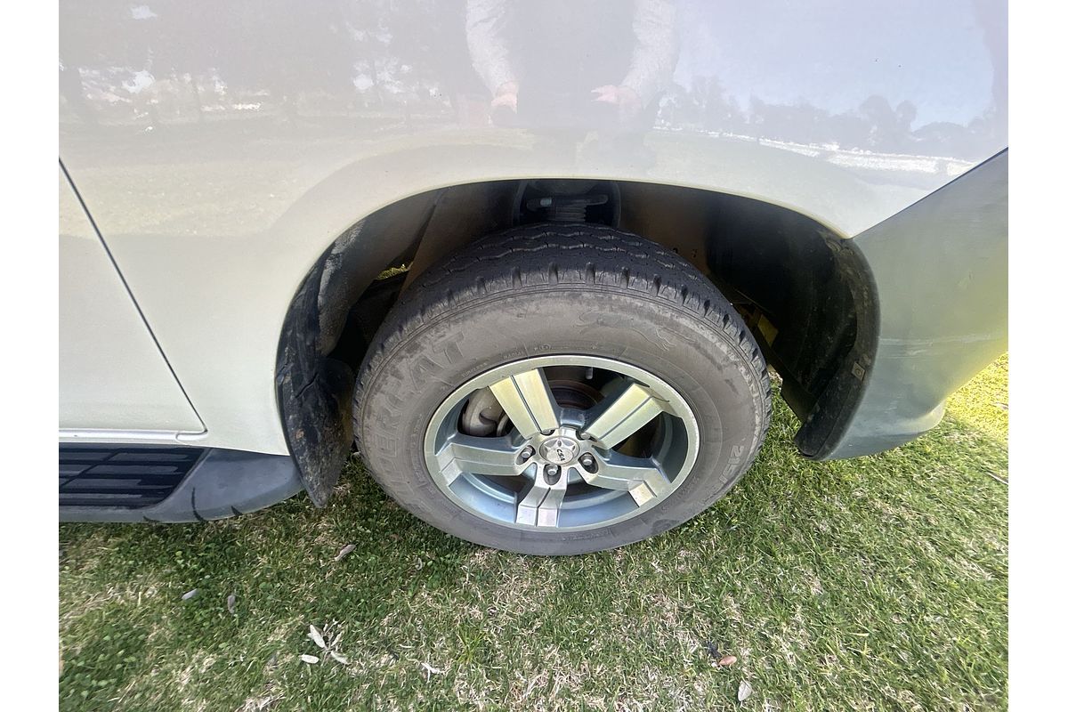 2015 Toyota Hilux Workmate TGN121R Rear Wheel Drive