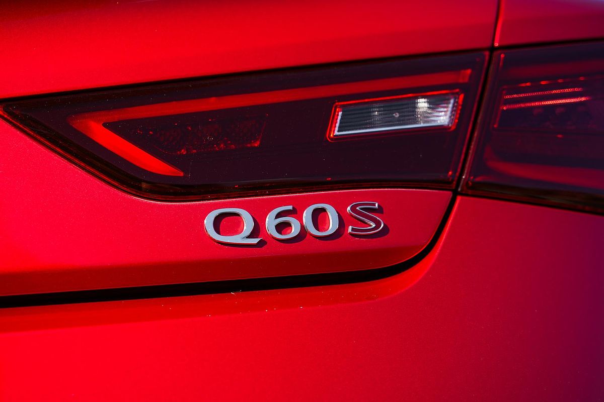 2019 INFINITI Q60 Red Sport V37