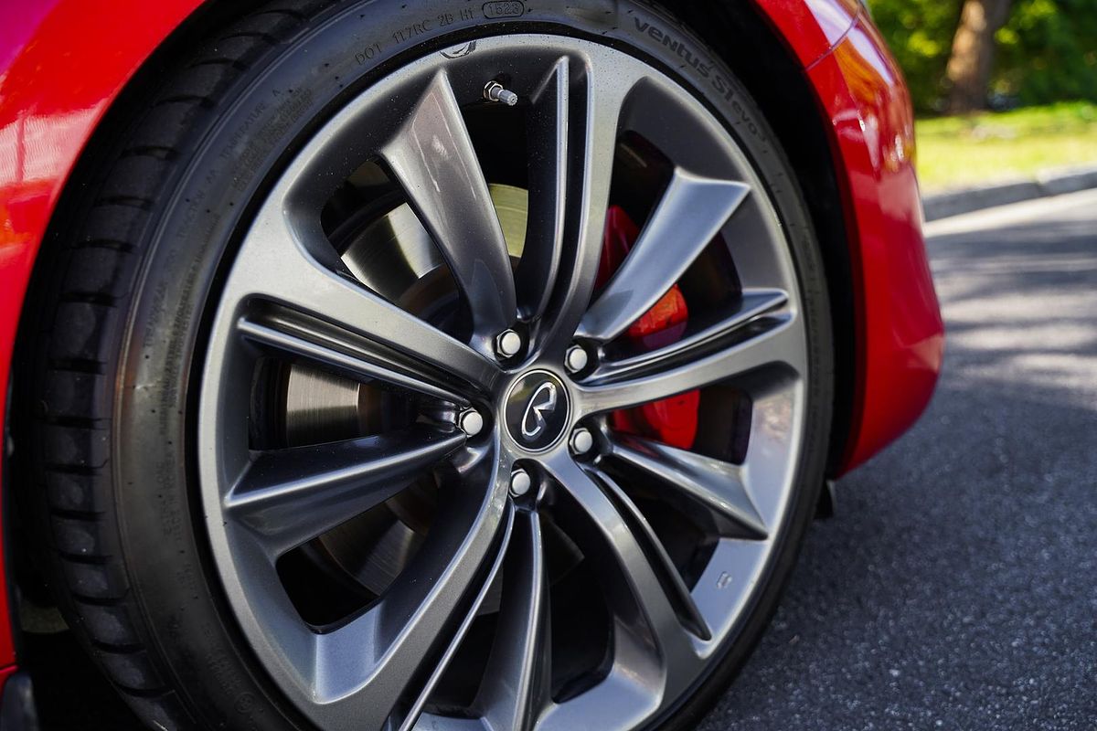 2019 INFINITI Q60 Red Sport V37