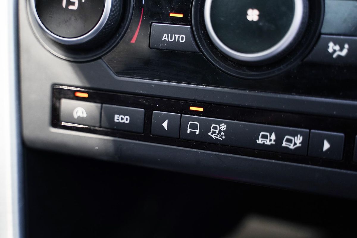 2015 Land Rover Discovery Sport Si4 SE L550