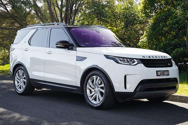 2020 Land Rover Discovery SD6 SE Series 5