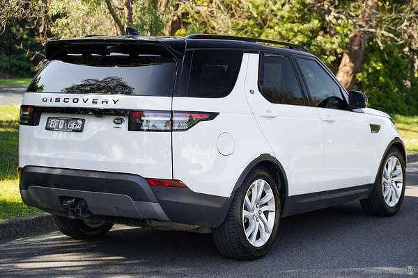 2020 Land Rover Discovery SD6 SE Series 5