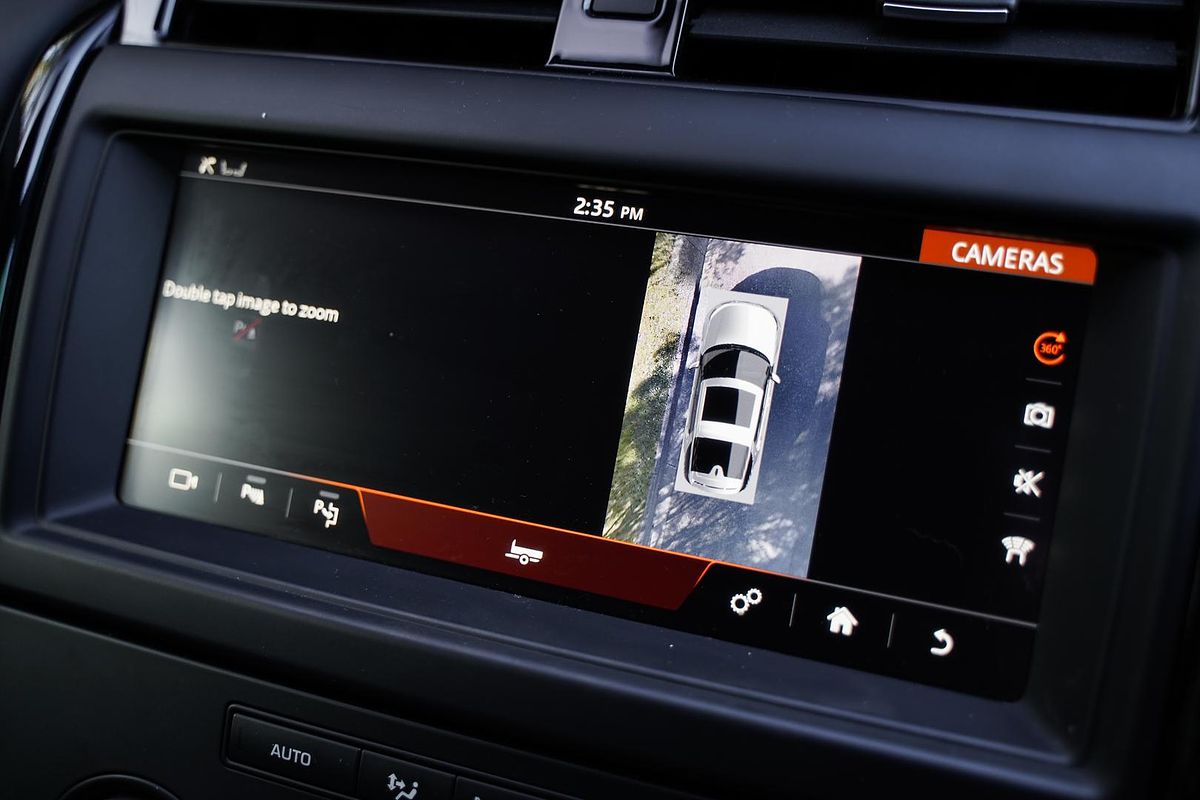 2020 Land Rover Discovery SD6 SE Series 5