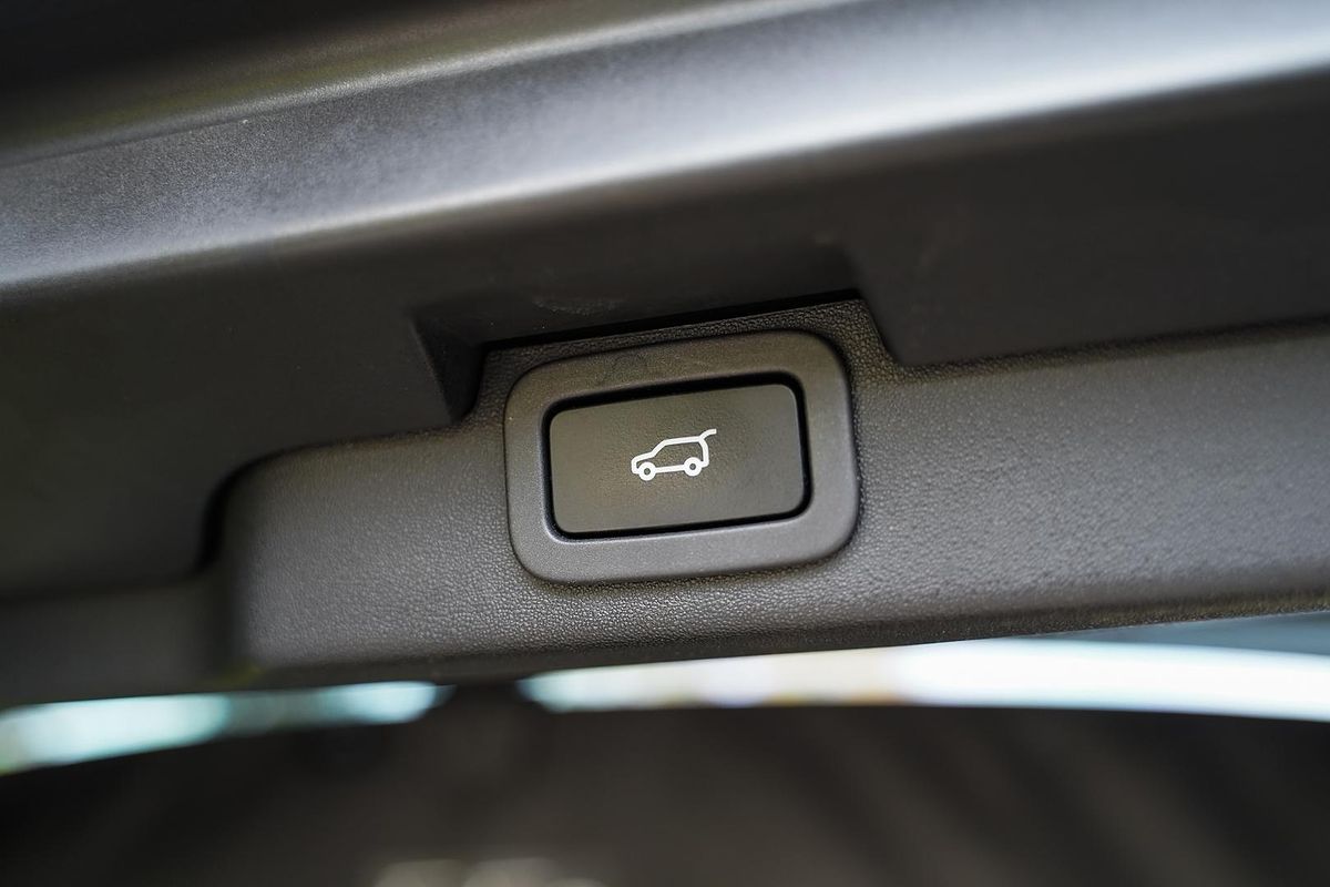 2018 Land Rover Discovery SD4 HSE Series 5