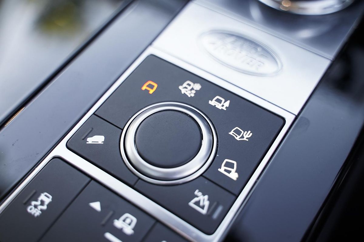2018 Land Rover Discovery SD4 HSE Series 5