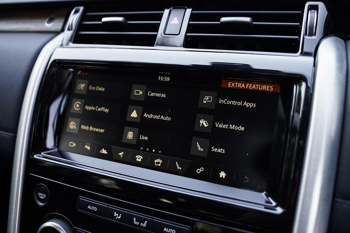 2018 Land Rover Discovery SD4 HSE Series 5