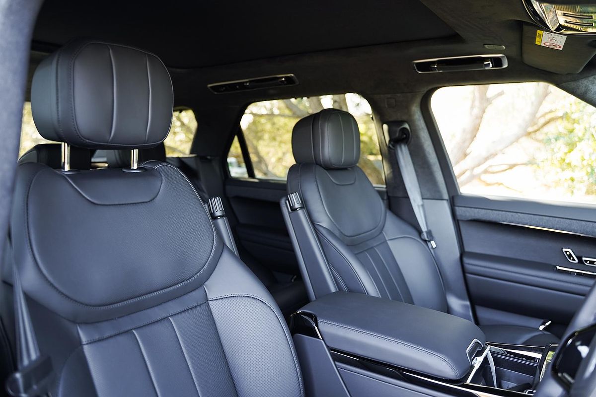 2025 Land Rover Range Rover Sport P530 Autobiography L461