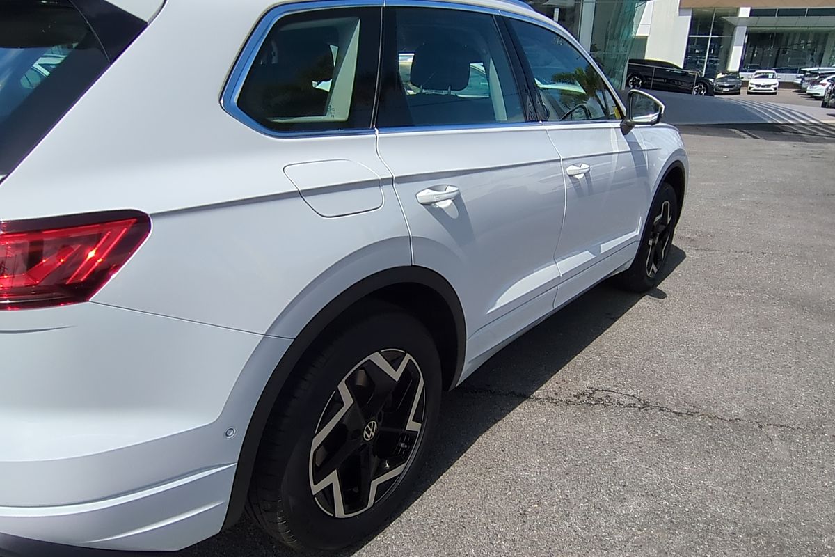 2025 Volkswagen Touareg 170TDI RC