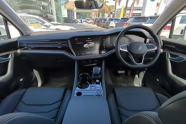 2025 Volkswagen Touareg 170TDI RC