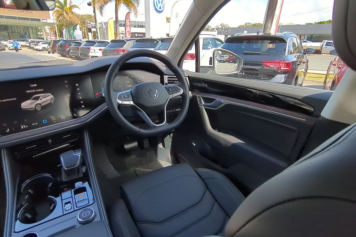 2025 Volkswagen Touareg 170TDI RC