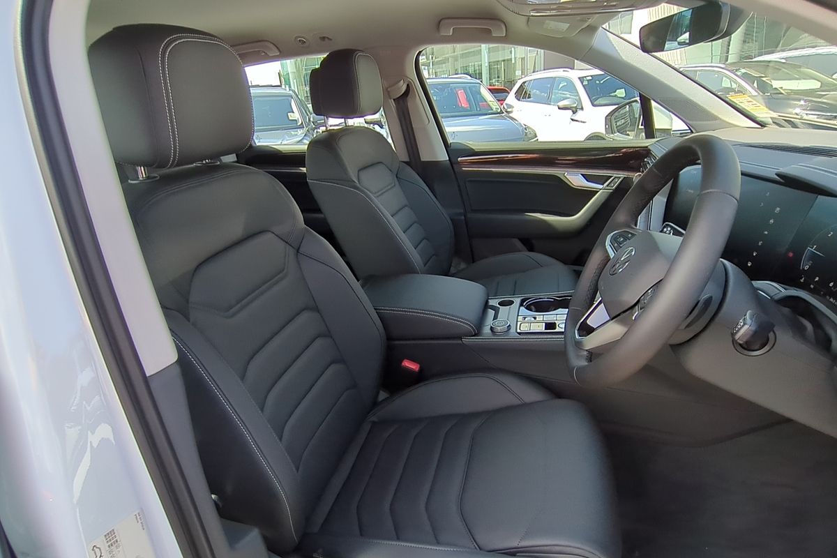 2025 Volkswagen Touareg 170TDI RC