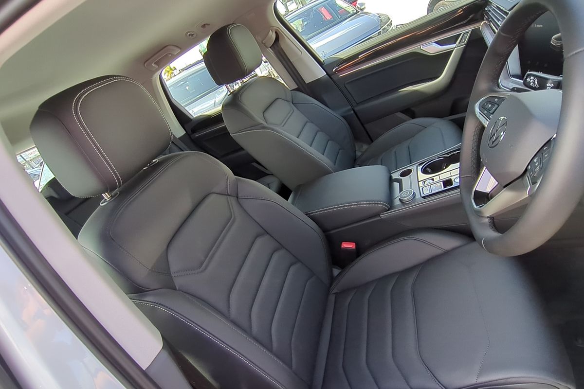 2025 Volkswagen Touareg 170TDI RC