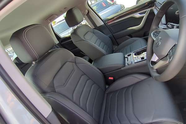 2025 Volkswagen Touareg 170TDI RC