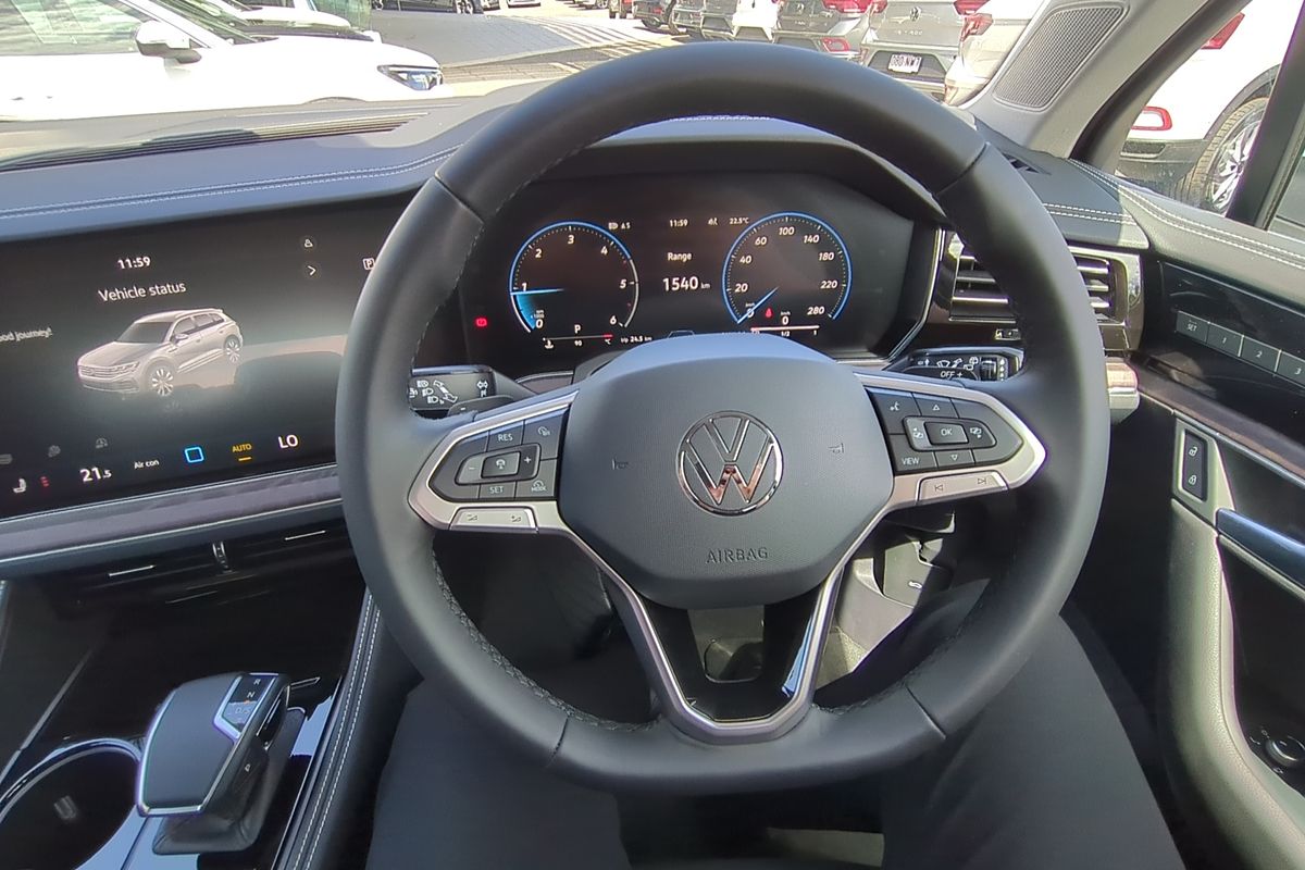 2025 Volkswagen Touareg 170TDI RC