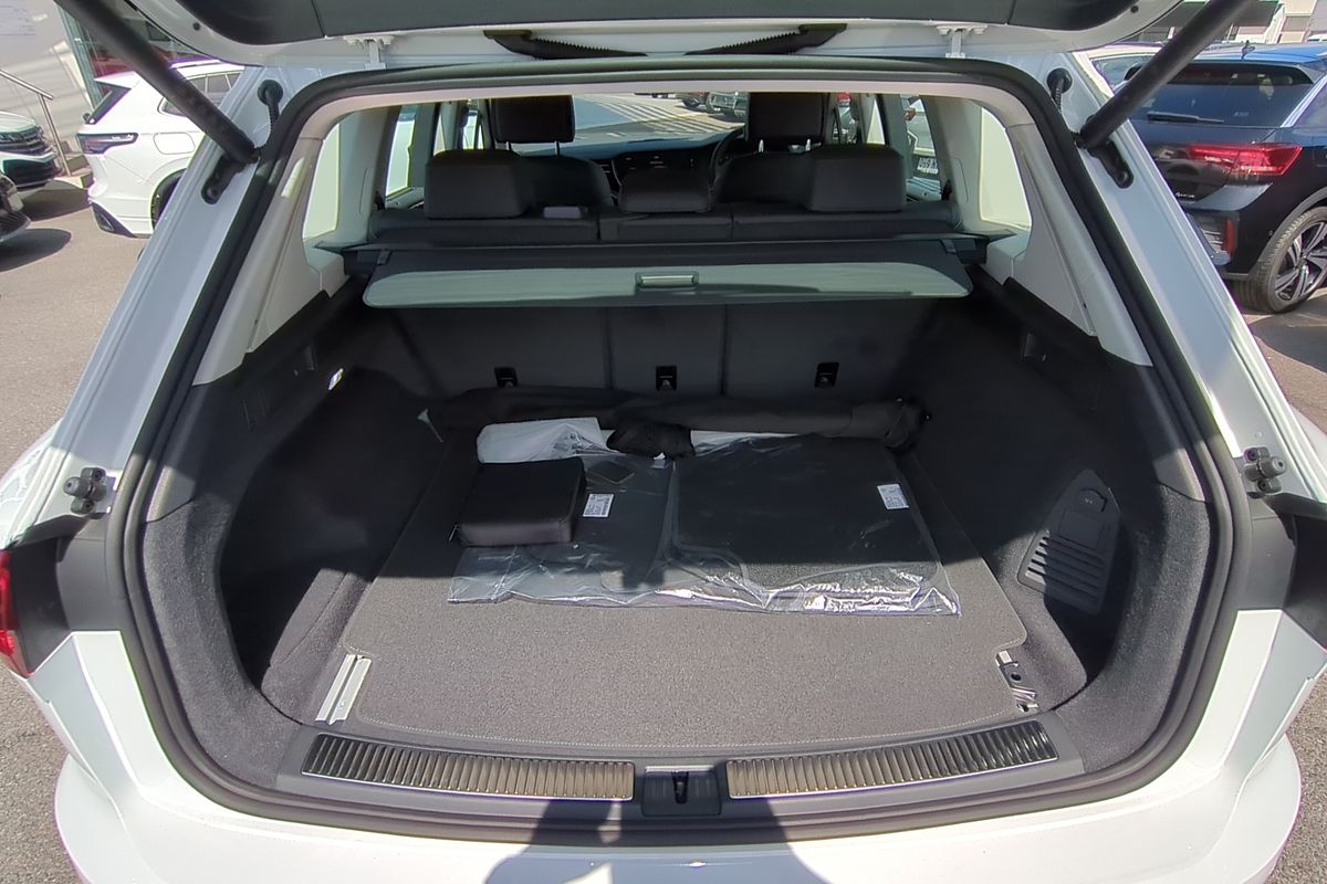 2025 Volkswagen Touareg 170TDI RC