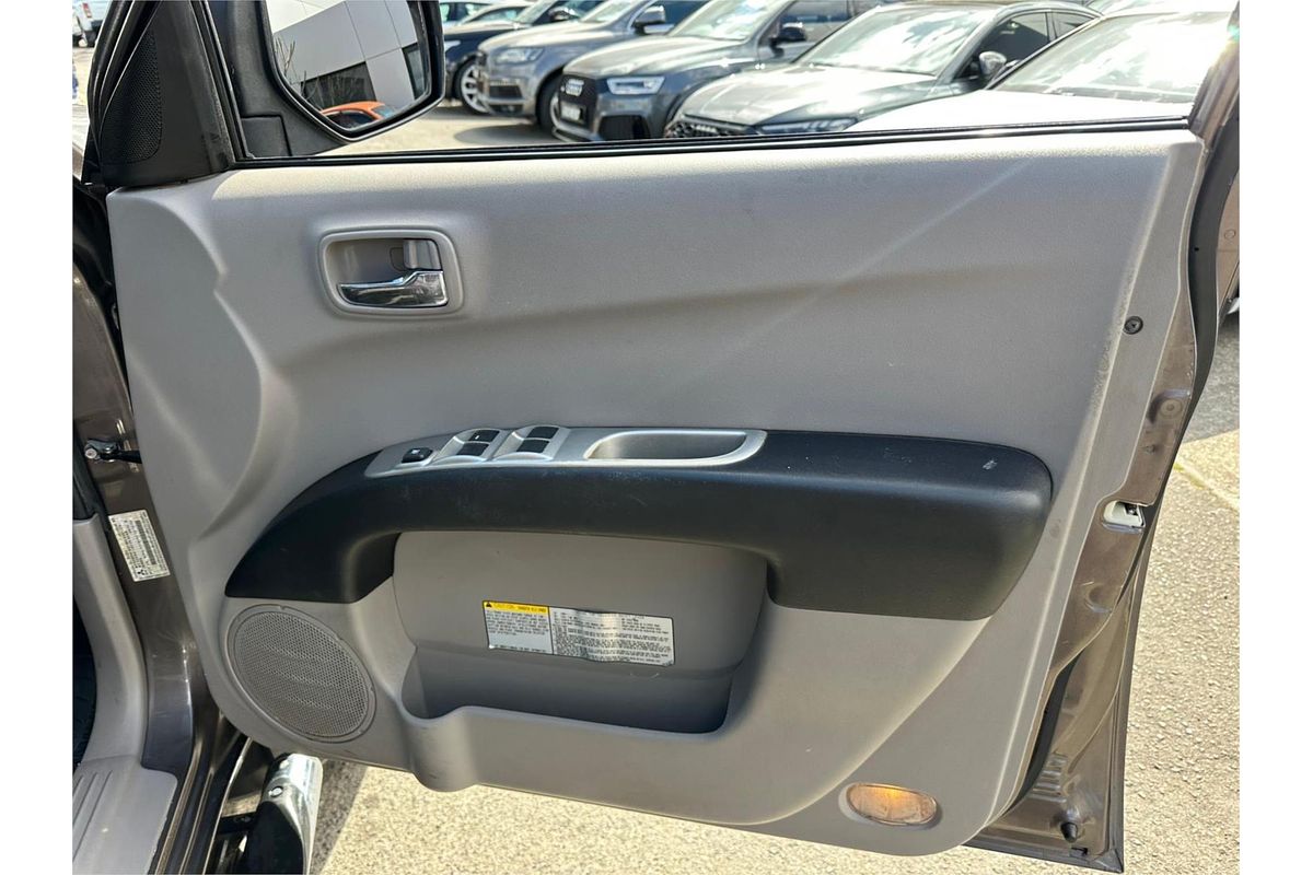 2012 Mitsubishi Triton GLX-R MN 4X4