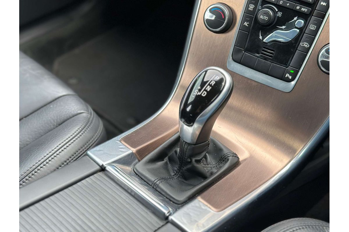 2014 Volvo XC60 T5 Kinetic