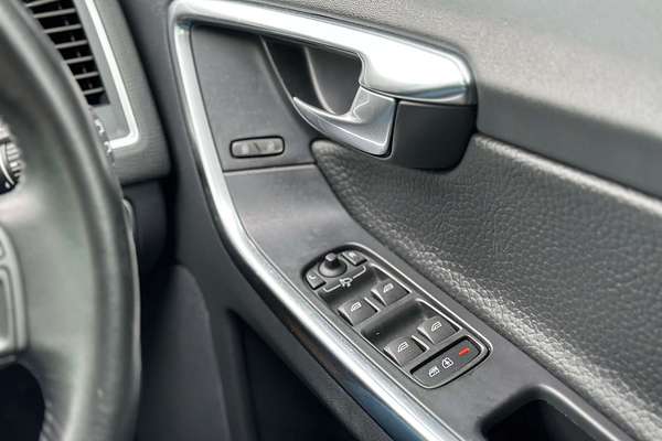 2014 Volvo XC60 T5 Kinetic
