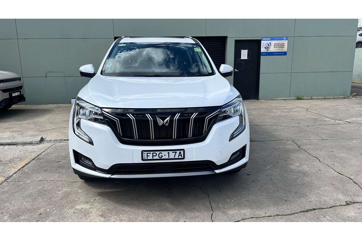 2025 Mahindra XUV700 AX7L