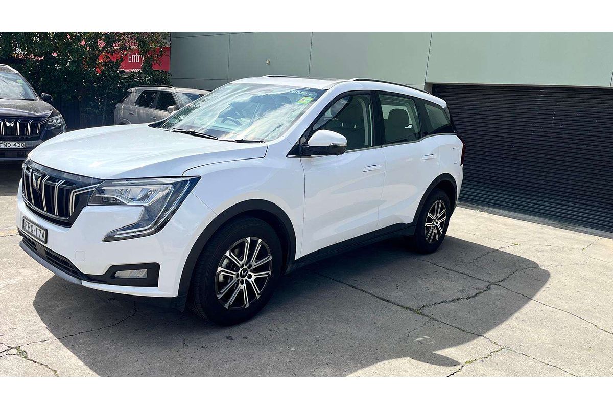 2025 Mahindra XUV700 AX7L