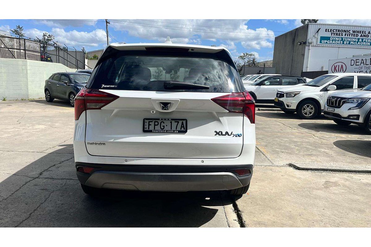 2025 Mahindra XUV700 AX7L