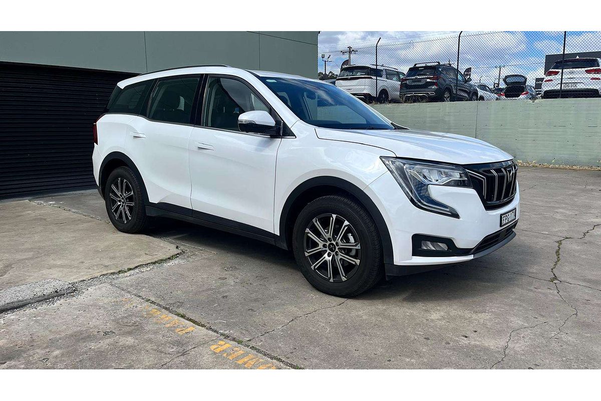 2025 Mahindra XUV700 AX7L