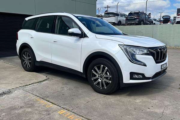 2025 Mahindra XUV700 AX7L