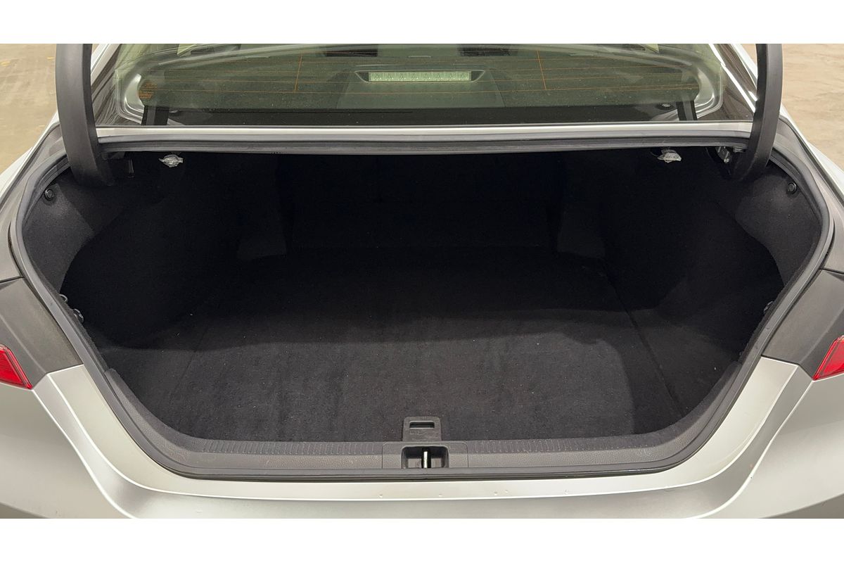 2018 Toyota Camry Ascent ASV70R