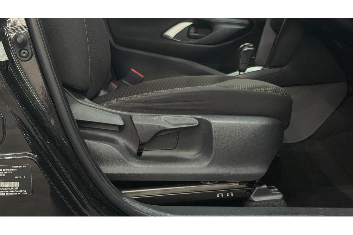 2020 Toyota Yaris Cross Urban MXPB10R