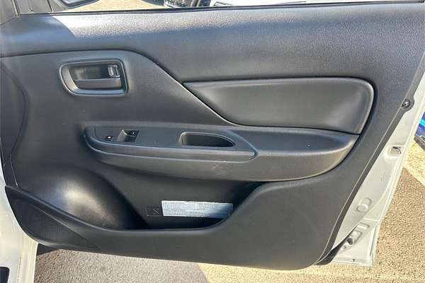 2021 Mitsubishi Triton GLX MR 4X4