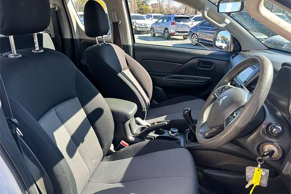 2021 Mitsubishi Triton GLX MR 4X4