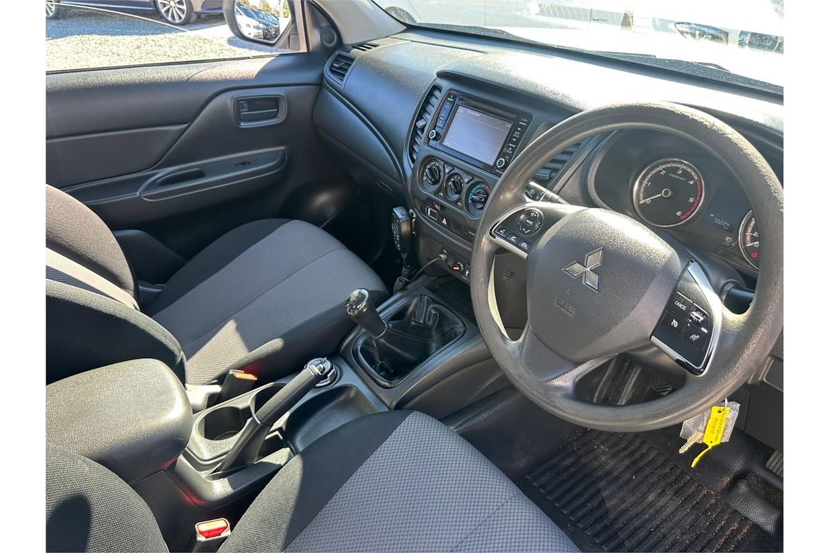 2021 Mitsubishi Triton GLX MR 4X4