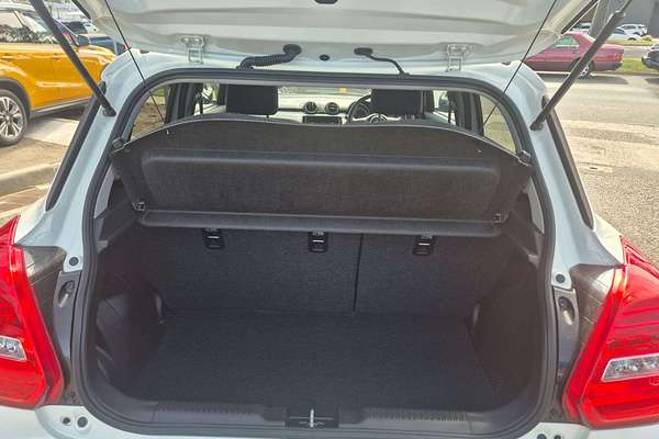 2018 Suzuki Swift GL Navigator AZ