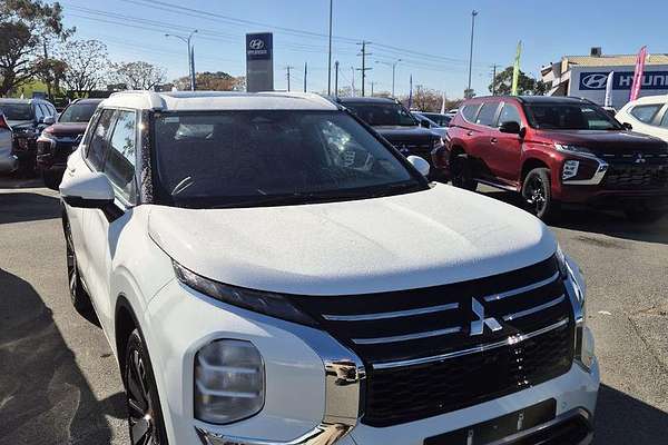 2025 Mitsubishi Outlander Exceed ZM