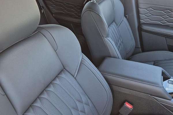 2025 Mitsubishi Outlander Exceed ZM