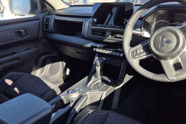 2025 Mitsubishi Triton GLX-R MV 4X4