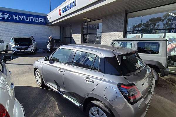 2024 Suzuki Swift Hybrid UZ