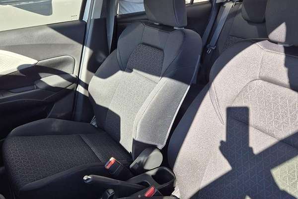2024 Suzuki Swift Hybrid UZ