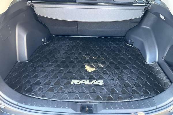 2020 Toyota RAV4 GXL MXAA52R