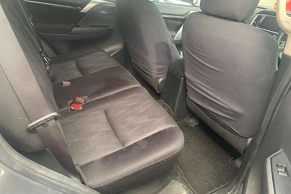 2016 Mitsubishi Pajero Sport GLX QE