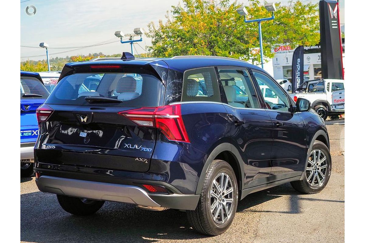2025 Mahindra XUV700 AX7L