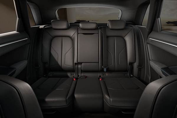 2025 Audi Q3 40 TFSI S line F3