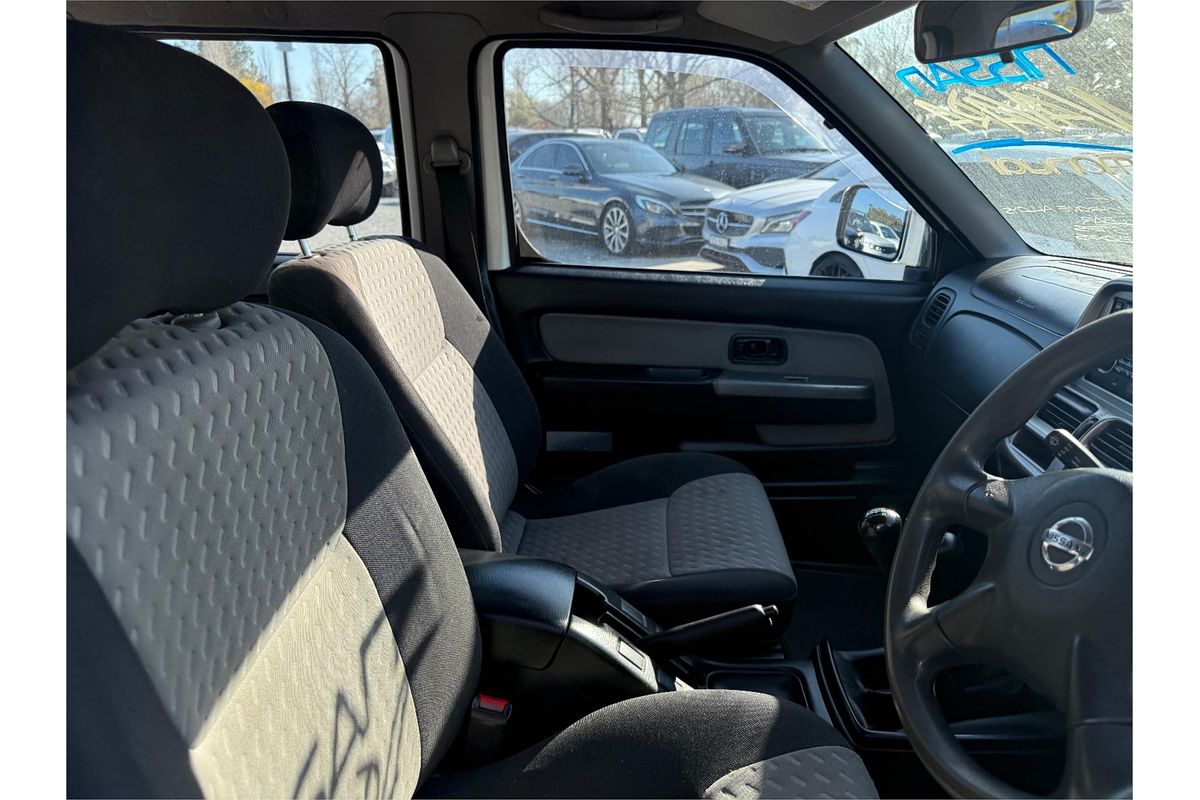 2013 Nissan Navara ST-R D22 4X4