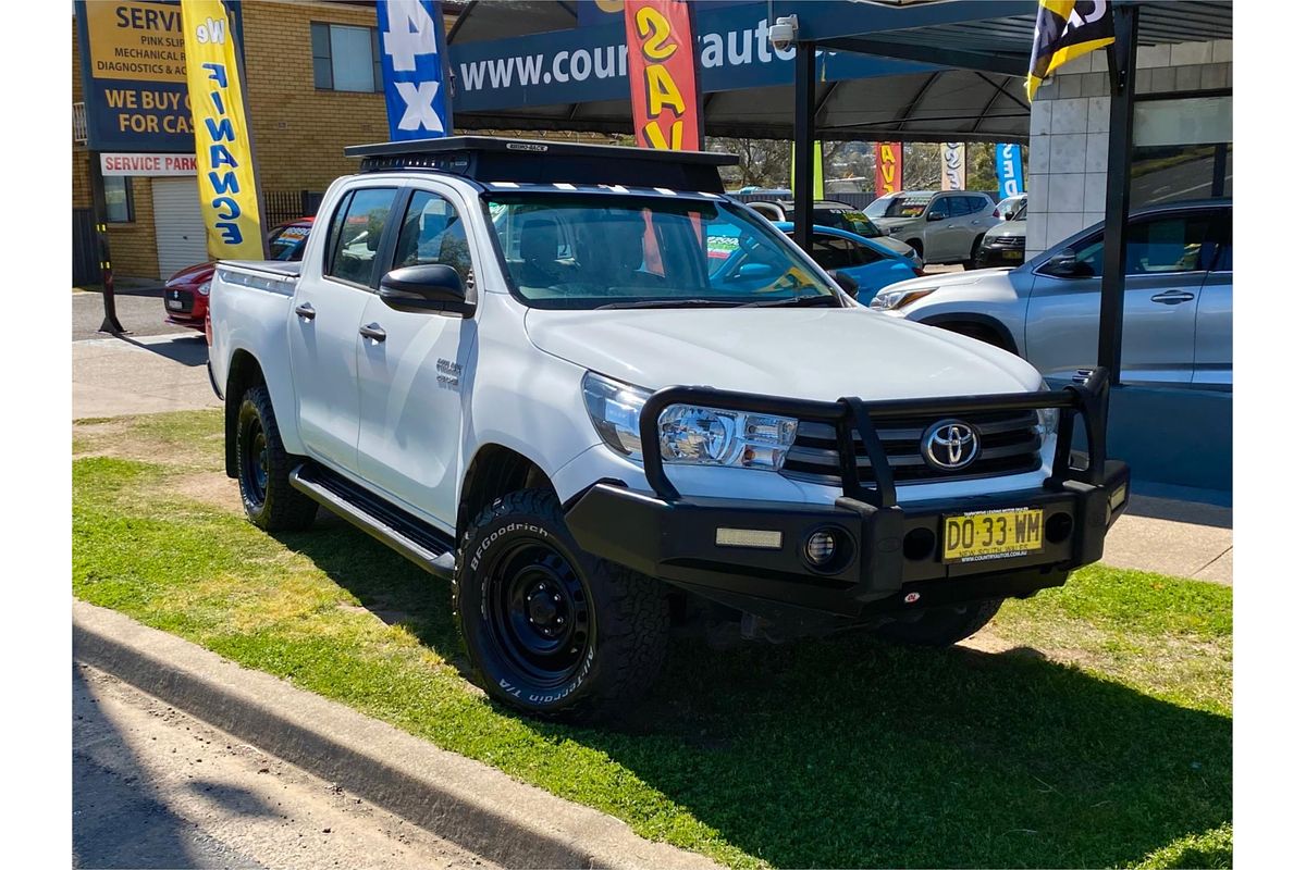 2017 Toyota Hilux SR GUN126R